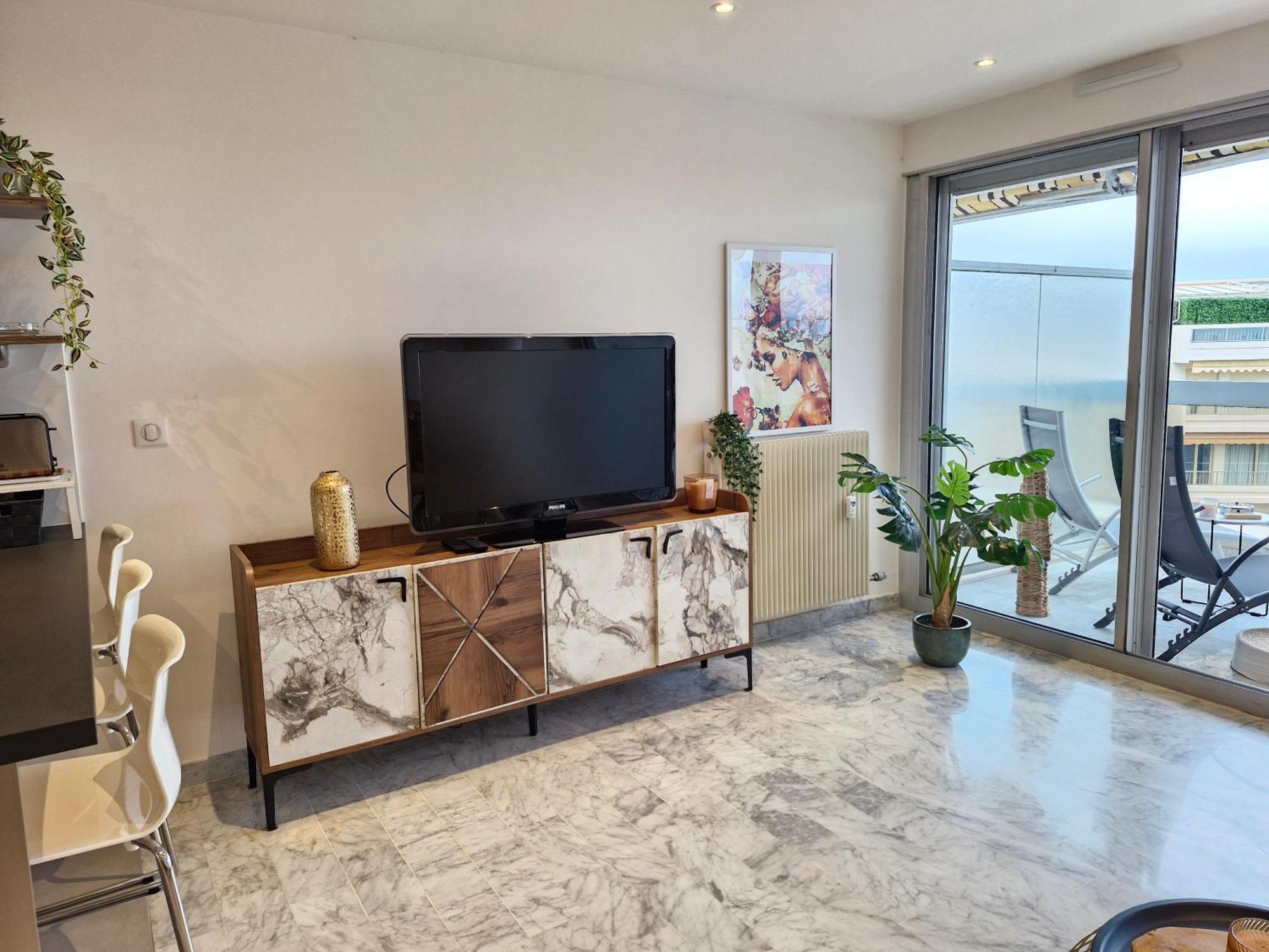 Sunny And Cosy Sea View Studio 昂蒂布 外观 照片